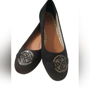 Daisy Fuentes NIB Black Ruby Flats with Silver Embellishment Size 7